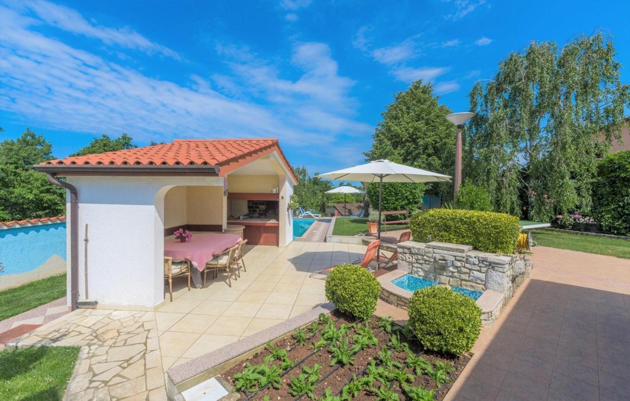 Villa Anita With Common Pool Vrvari Esterno foto