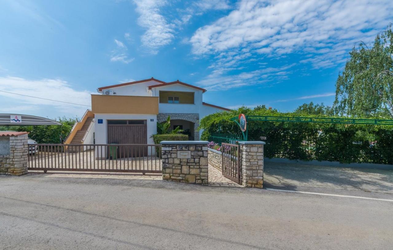 Villa Anita With Common Pool Vrvari Esterno foto
