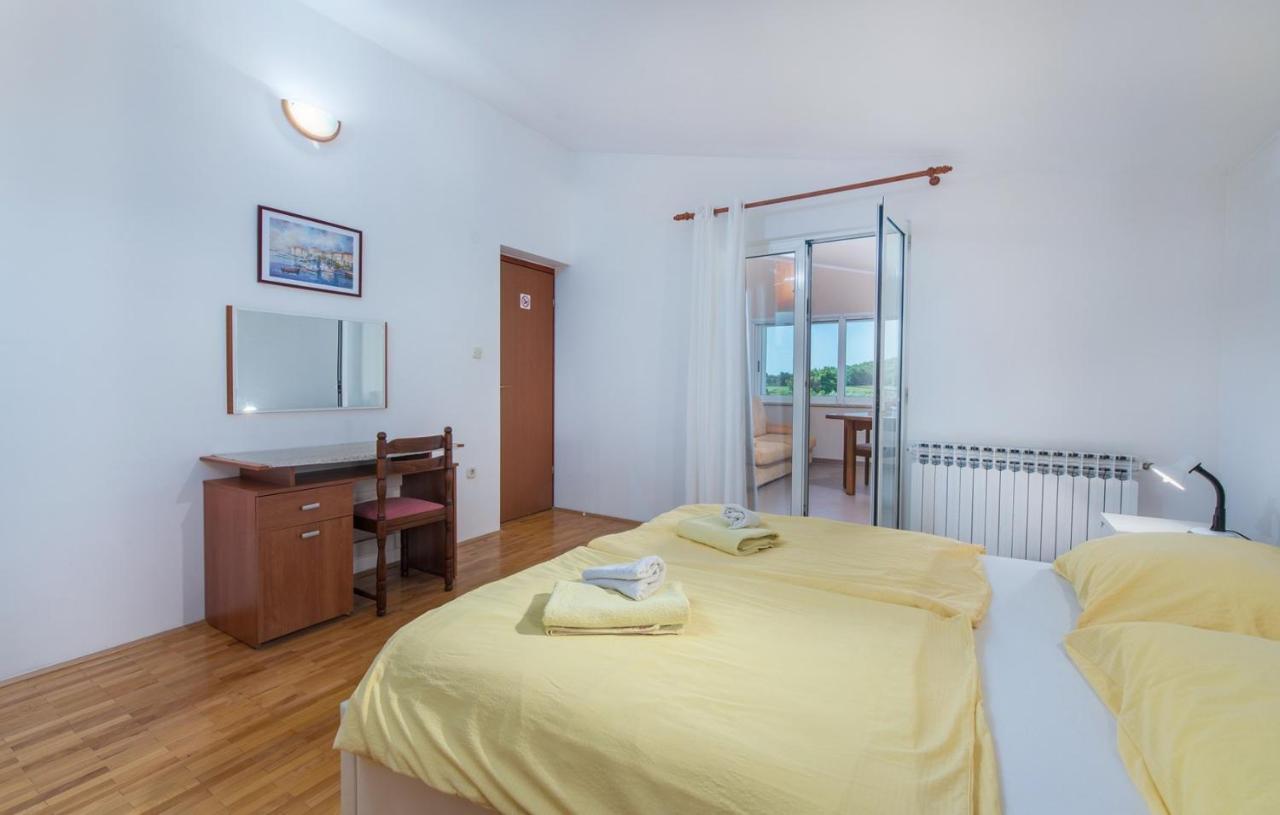 Villa Anita With Common Pool Vrvari Esterno foto